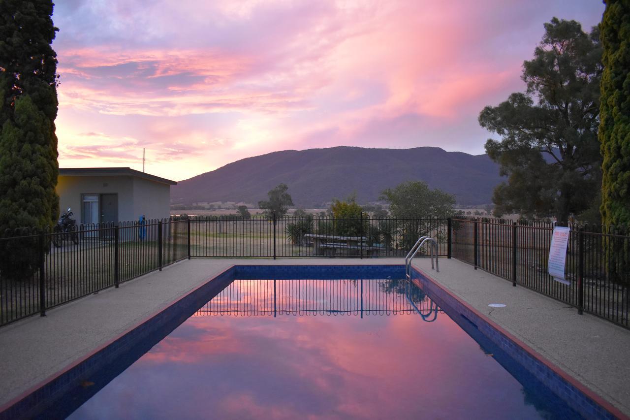 Mountain View Motel Corryong Buitenkant foto